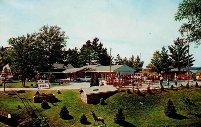 Baker's Acres Motel and Cottages (Waterfront Inn, Tamarack Lodge, Bakers Acres)